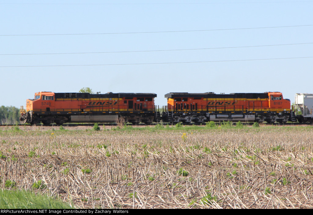 BNSF 5749 8187